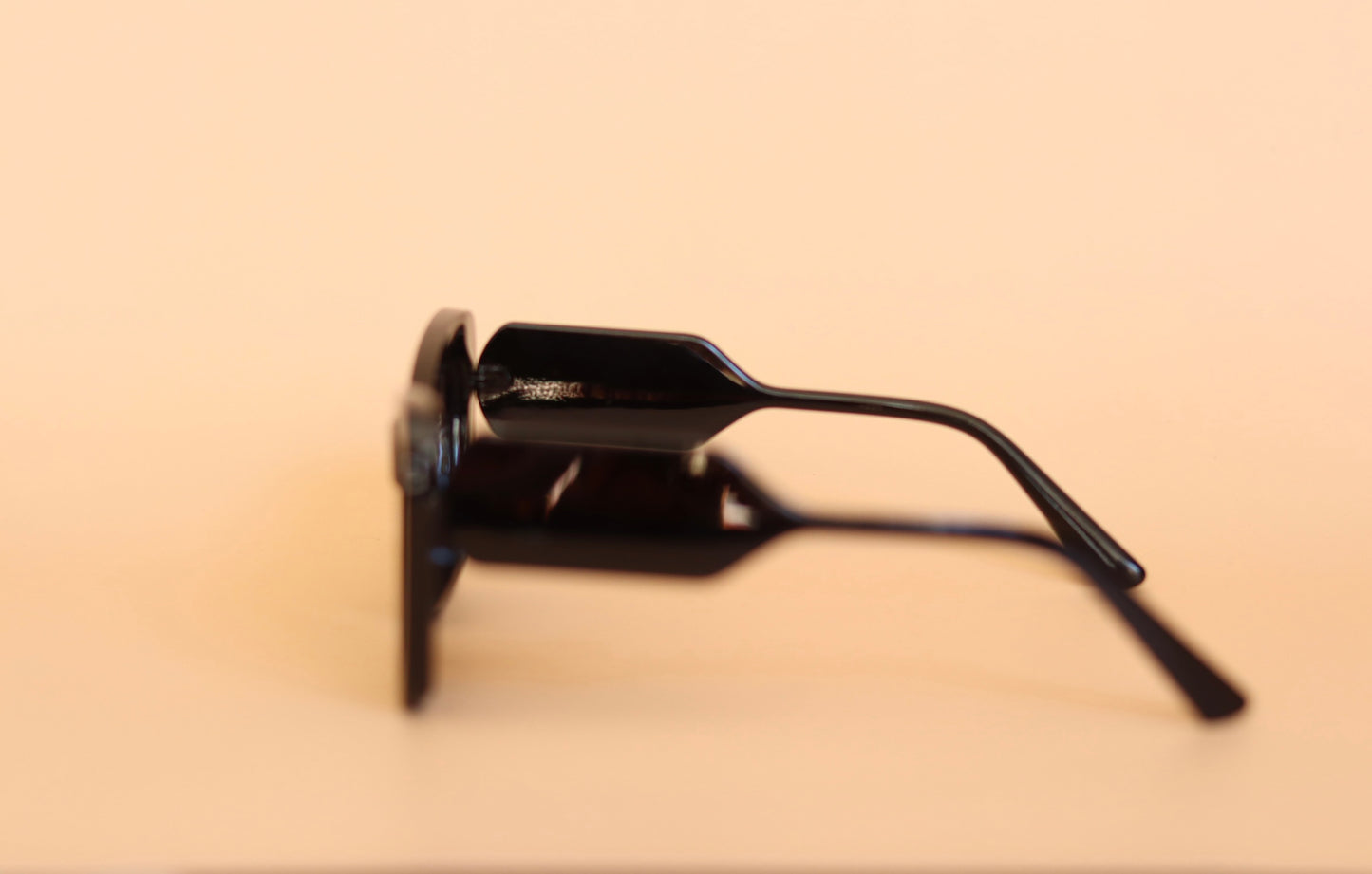 SUNGLASSES : 03