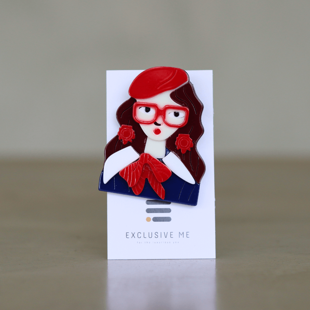 brooch french lady-brooch-lynne