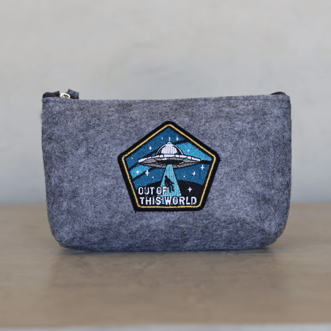 felt_small_bag_with_graphic_picture_out_of_this_world-felt_bag-lynne