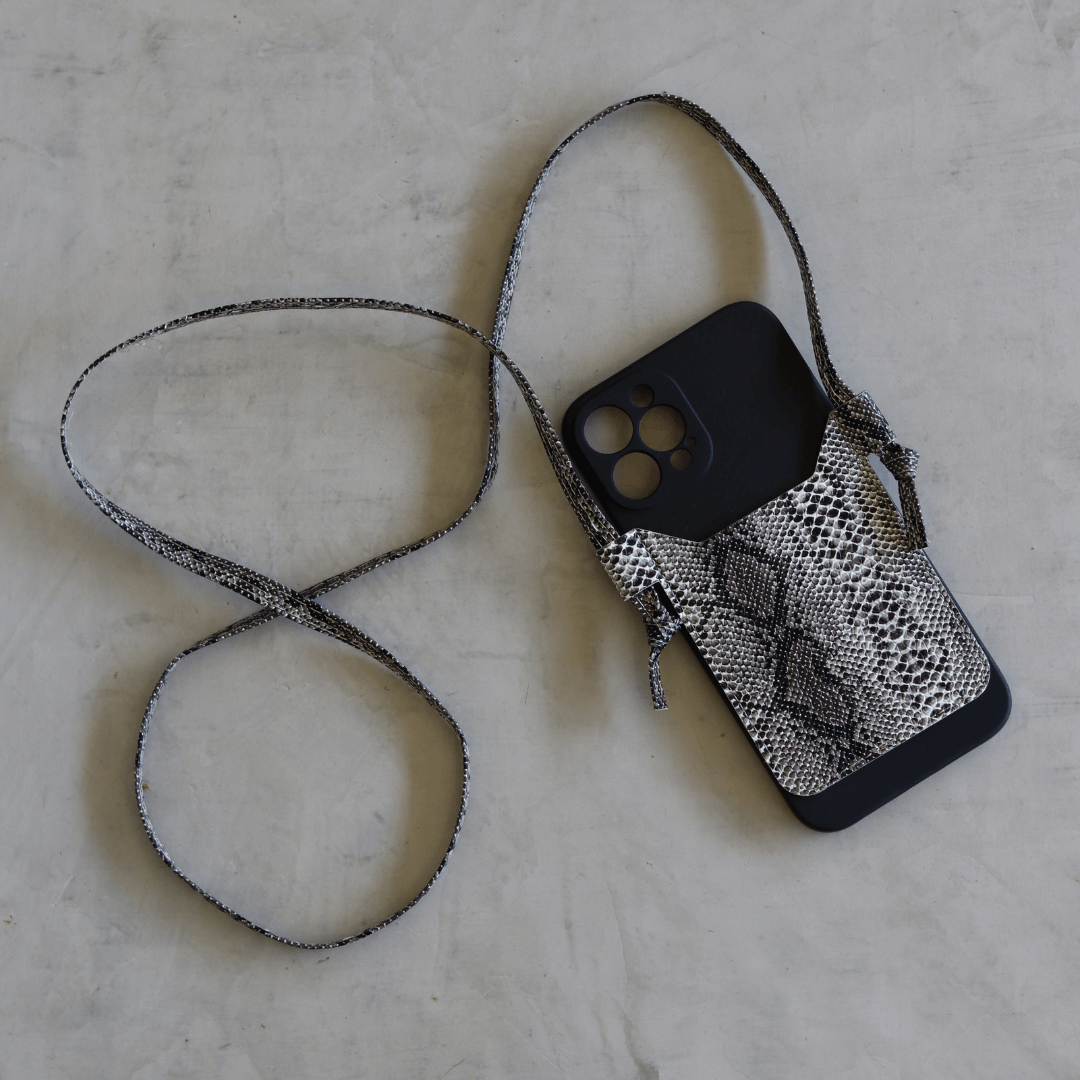 iphone_case_technology_cover_phone_animal_print_with_sling-phone_cover-lynne