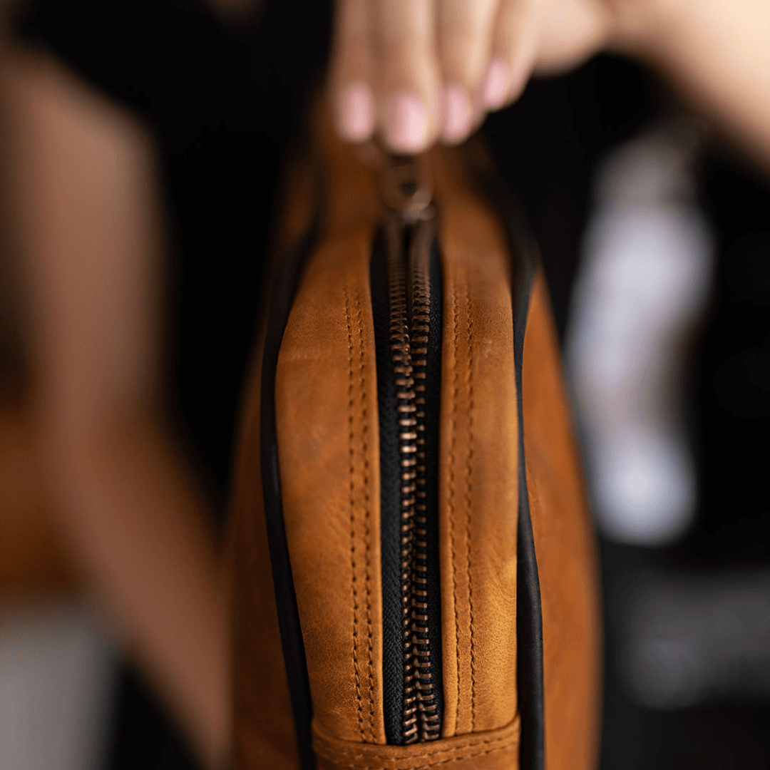 genuine leather pattern design for a laptop bag standard-lynne