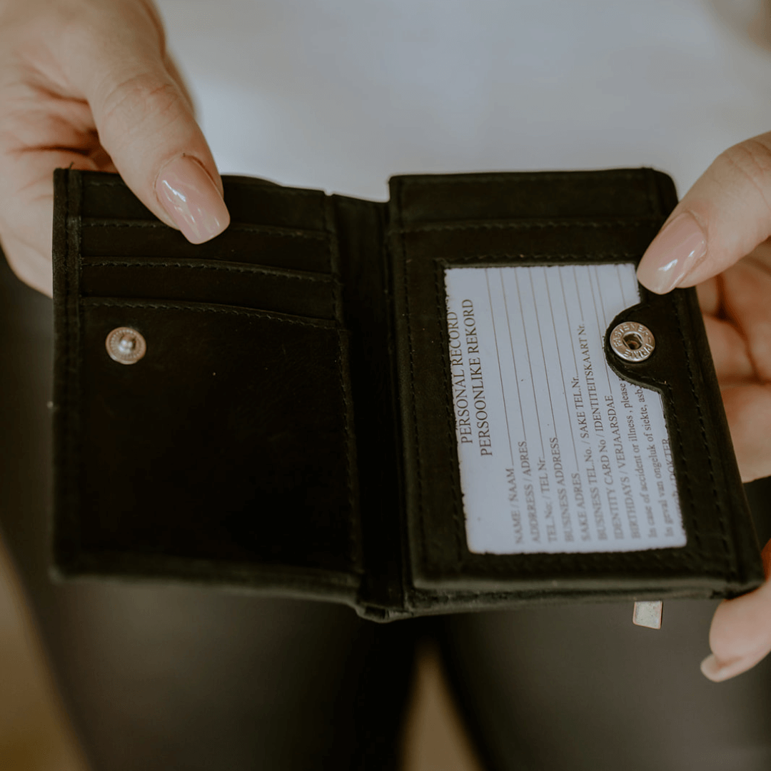 the leo wallet small compact genuine leather-wallet-lynne_2