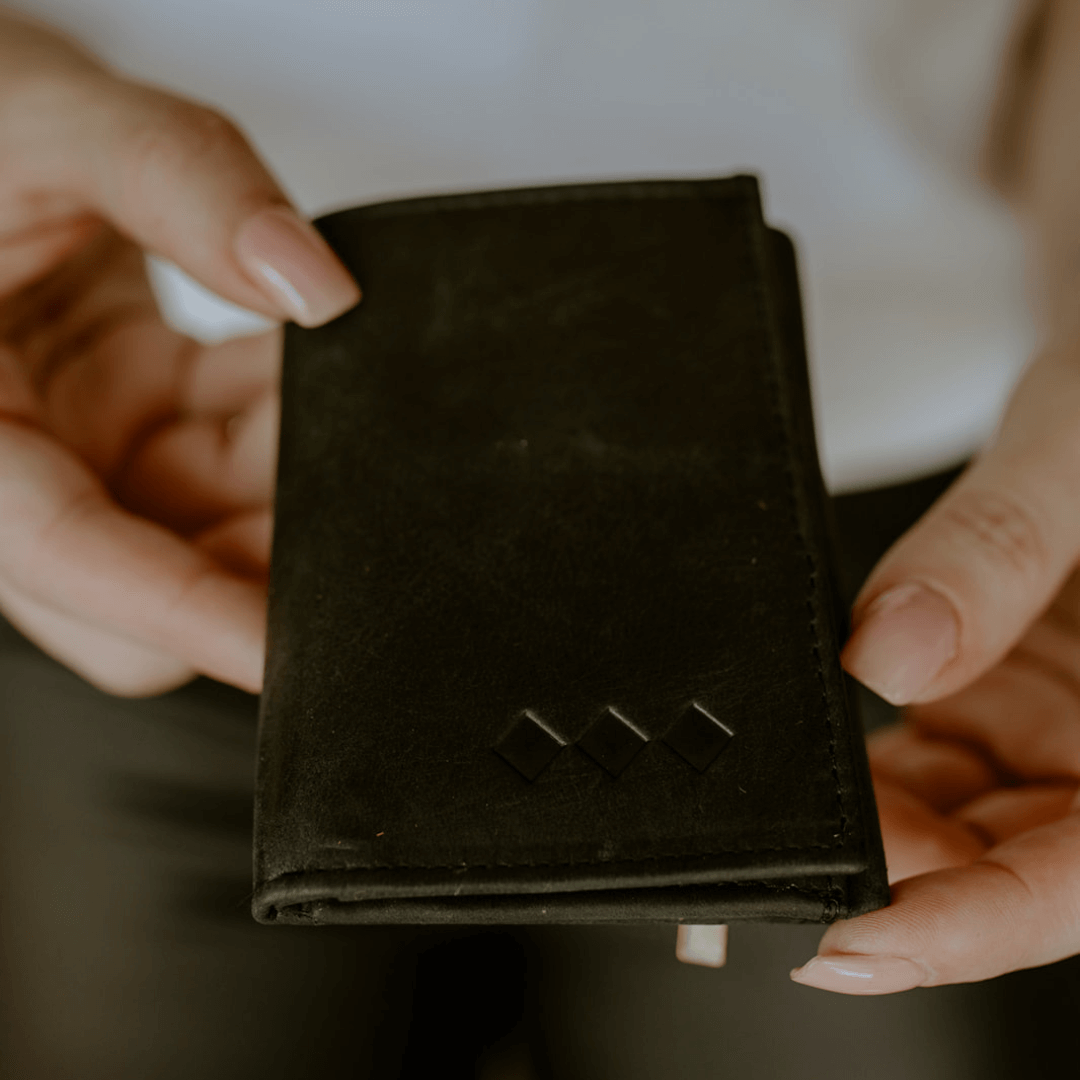 the leo wallet small compact genuine leather-wallet-lynne_2