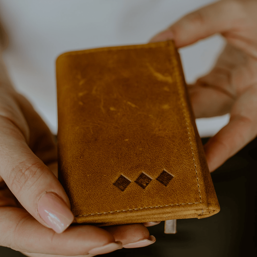 the leo wallet small compact genuine leather-wallet-lynne_2