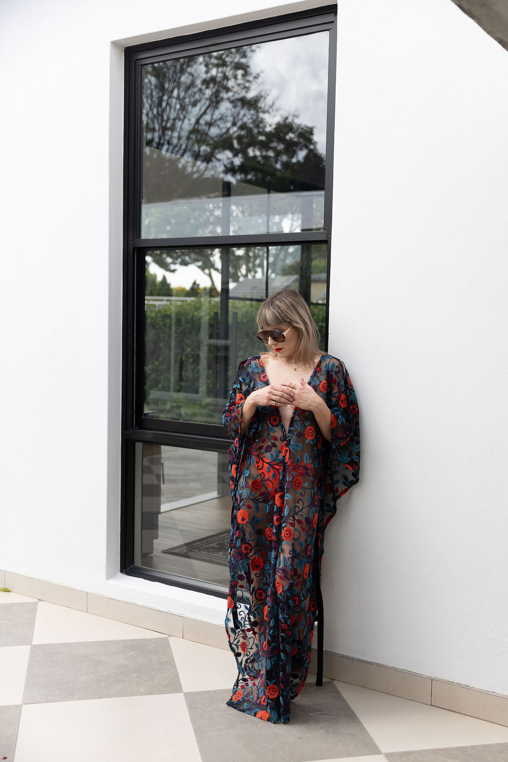 LUNA : Kaftan // Embroided Flowers