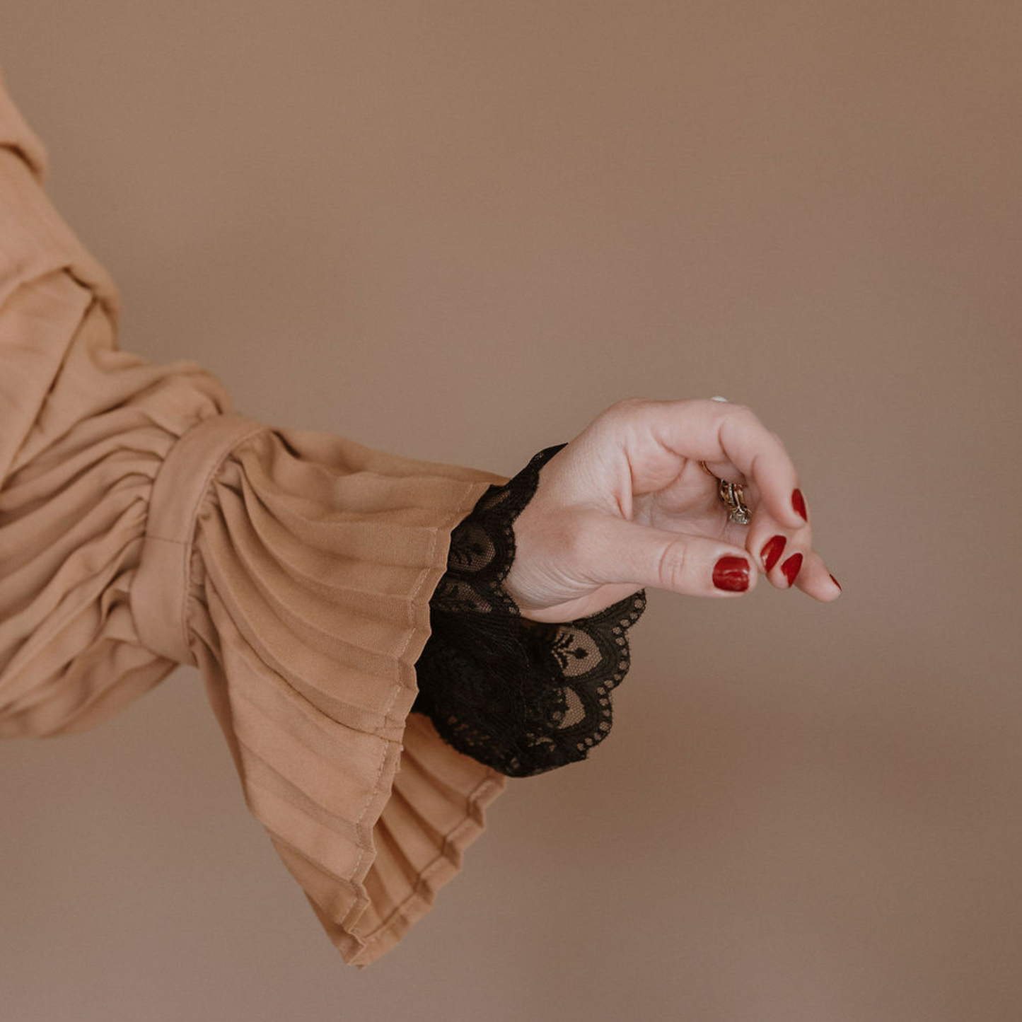 Blouse Accessory : 001