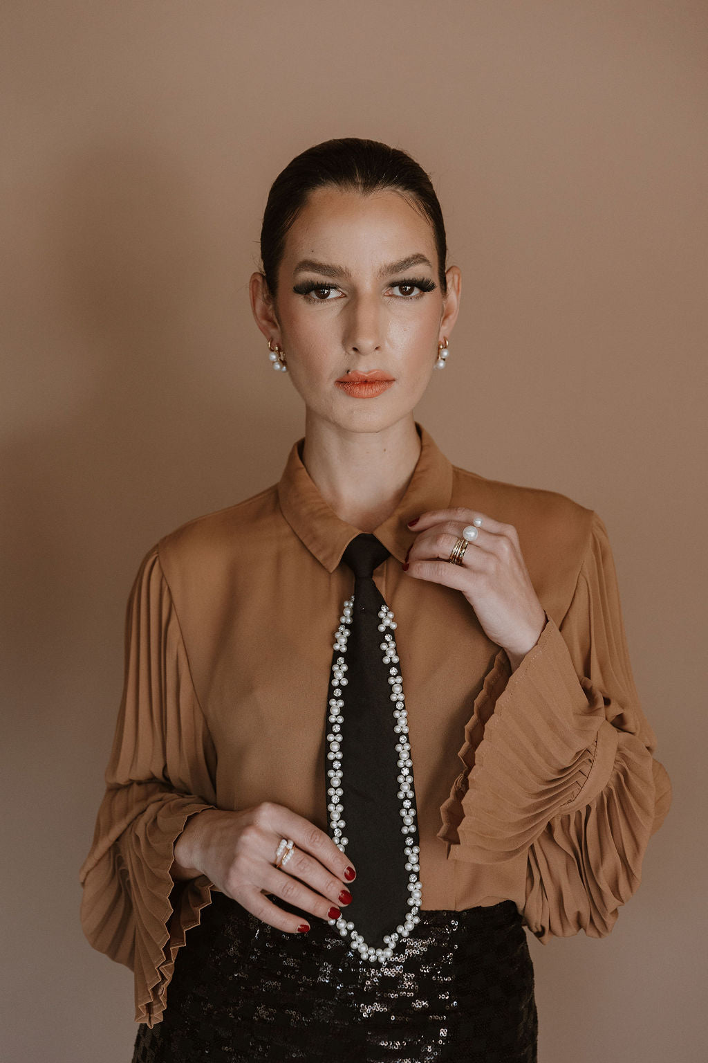 Collar Accessory : Pearl Tie
