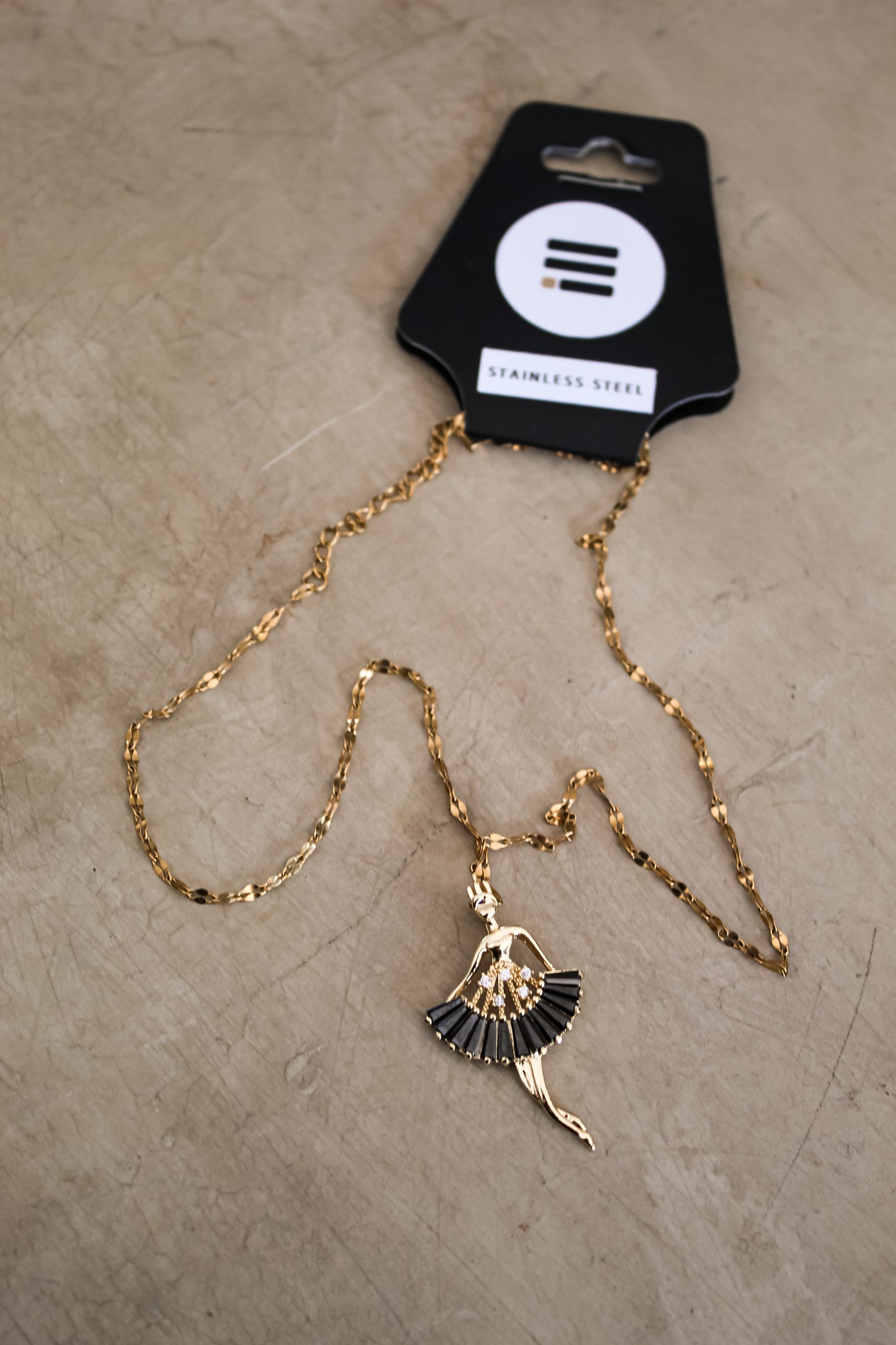 STAINLESS STEEL NECKLACE : 015