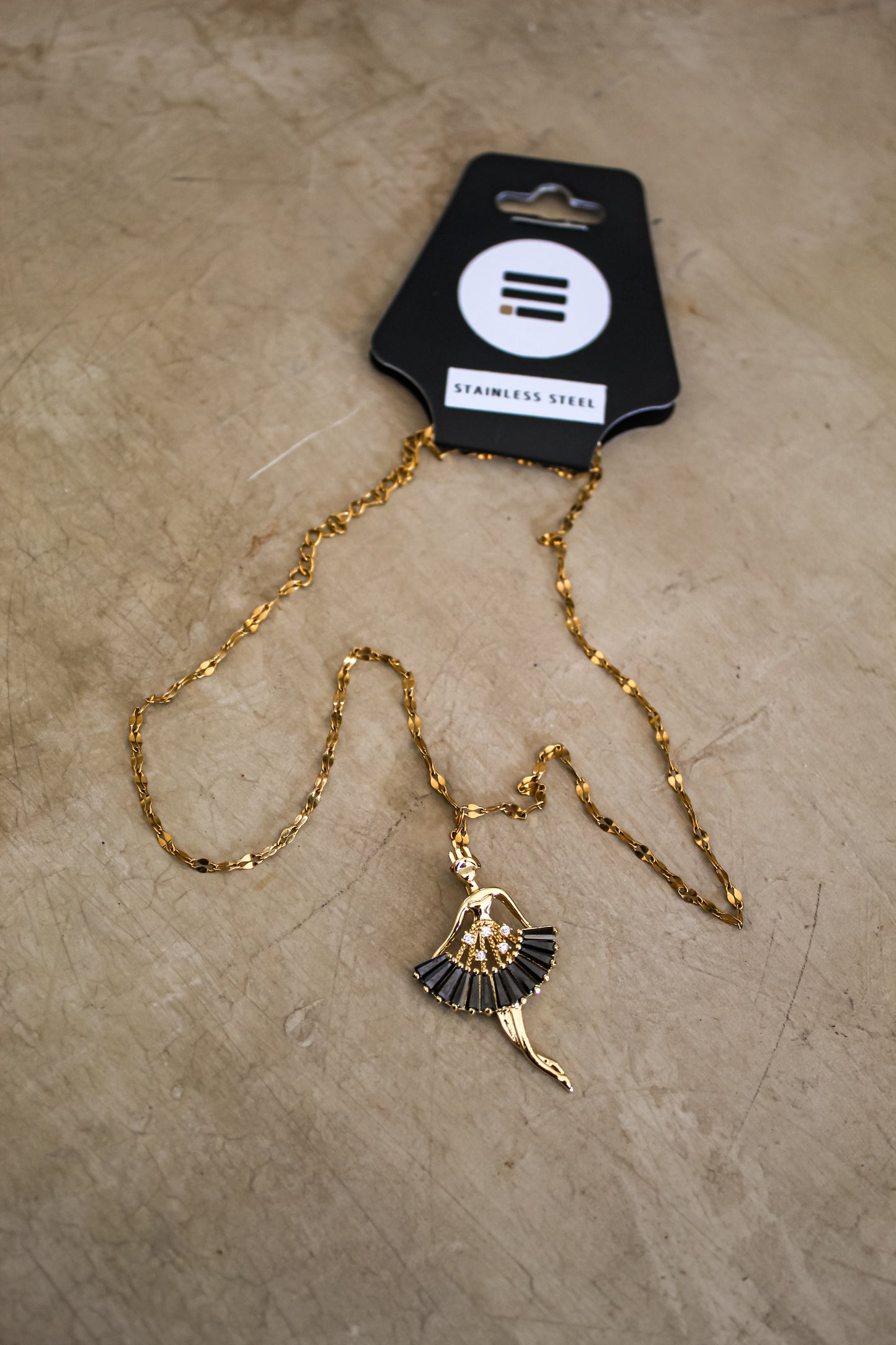 STAINLESS STEEL NECKLACE : 015