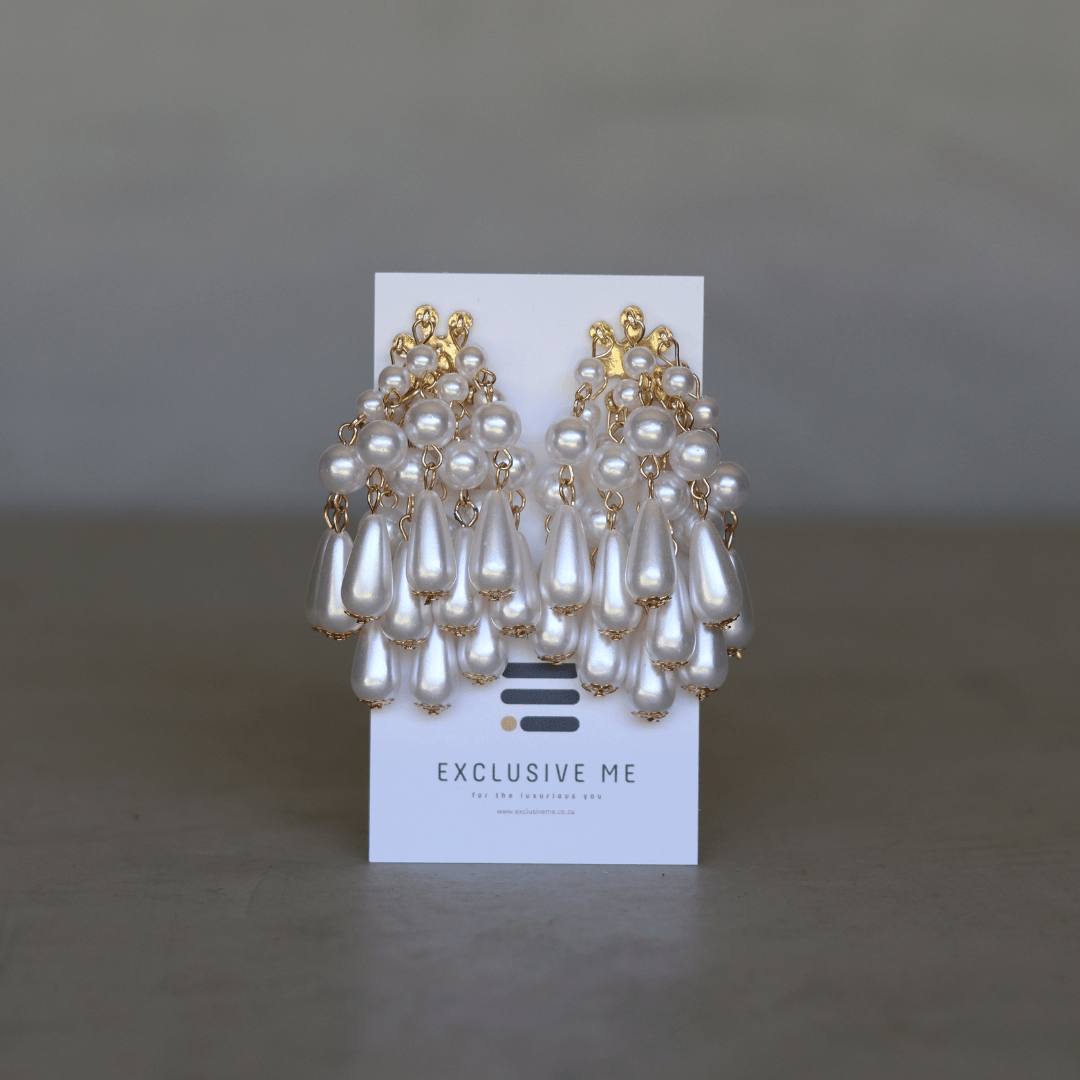fashion_earrings_hanging_pearls-assorted_earrings-lynne