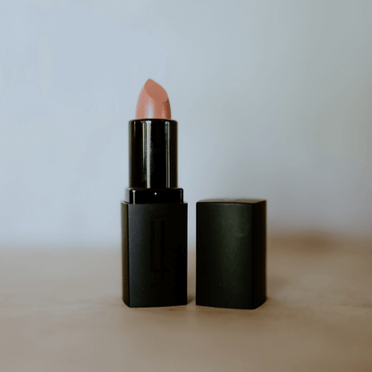 lynné matte lipstick honeybun shade-lipstick-lynne