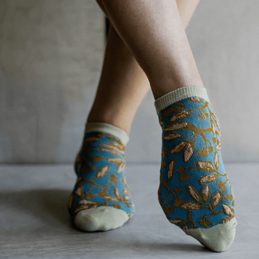 socks blue floral detailed comfortable ankle socks-socks-lynne_8