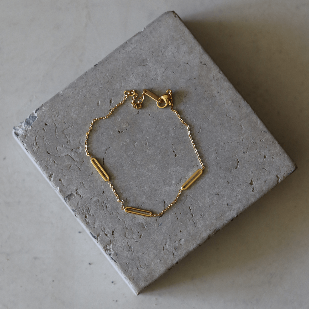 stainless steel paper clip gold detail-stainless_steel-lynne_2